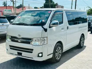 Toyota HiAce 2012 White