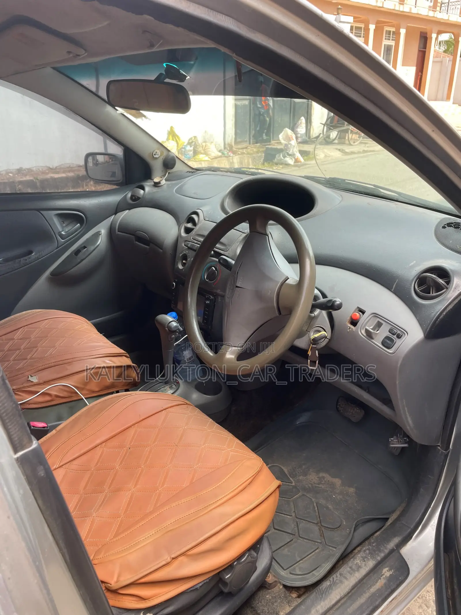 Toyota Vitz 2005 Silver