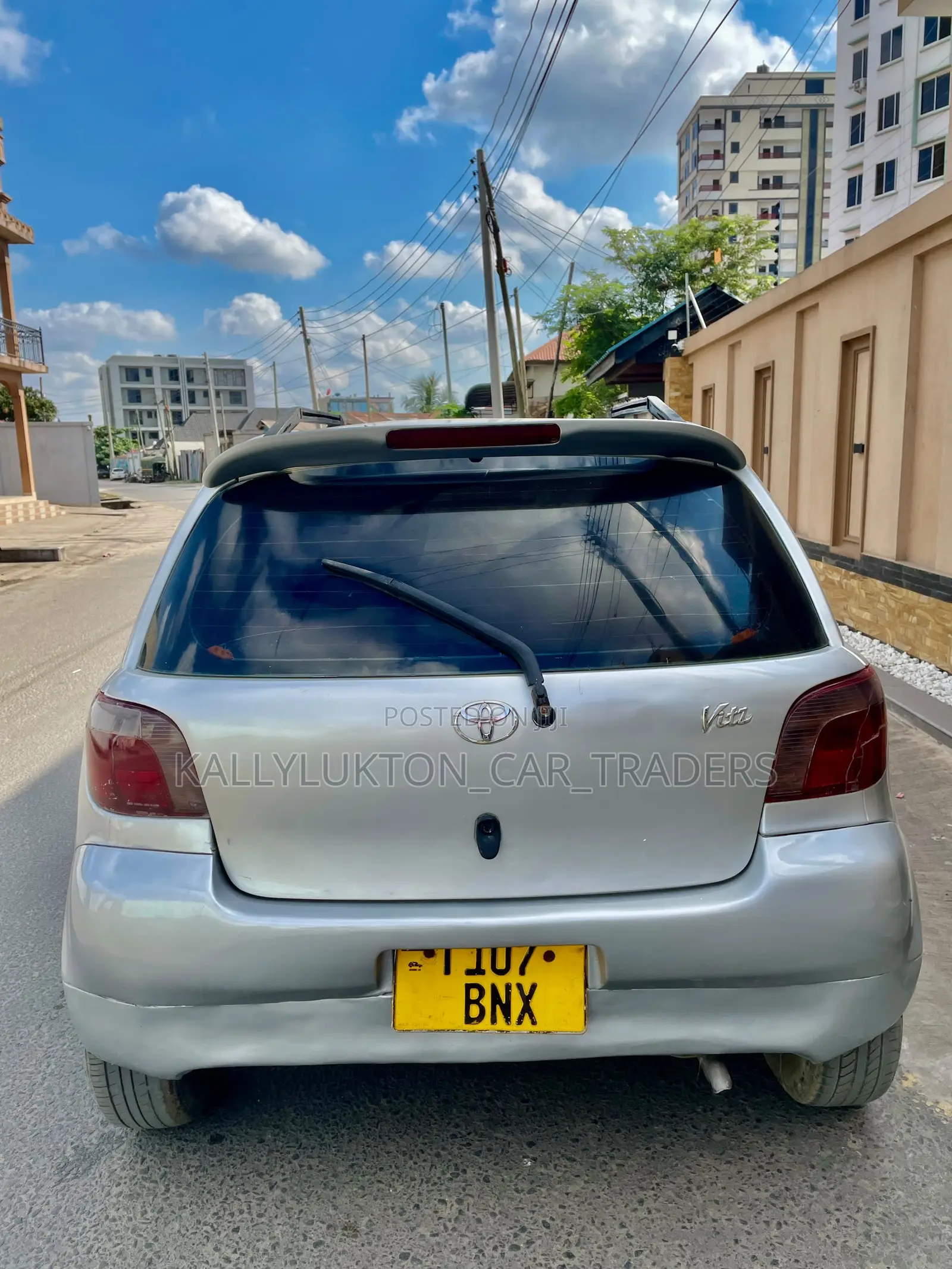 Toyota Vitz 2005 Silver