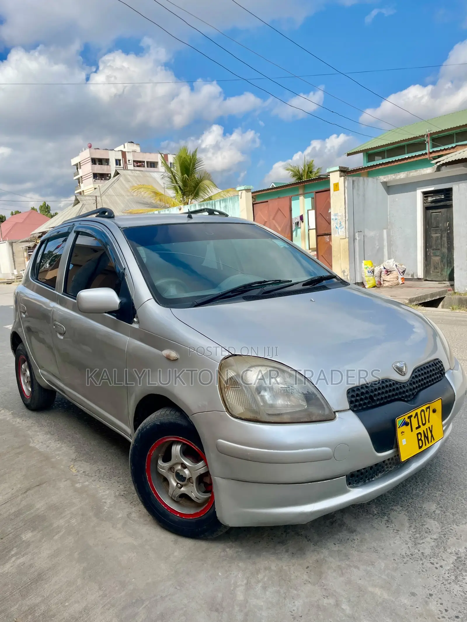Toyota Vitz 2005 Silver