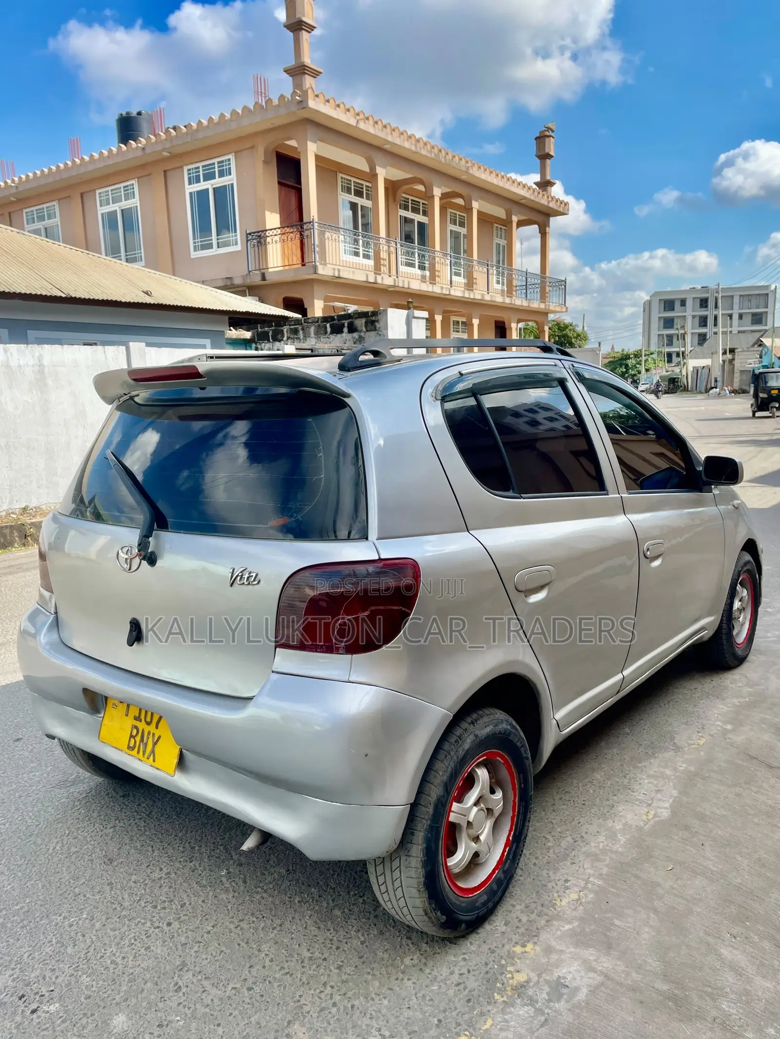 Toyota Vitz 2005 Silver