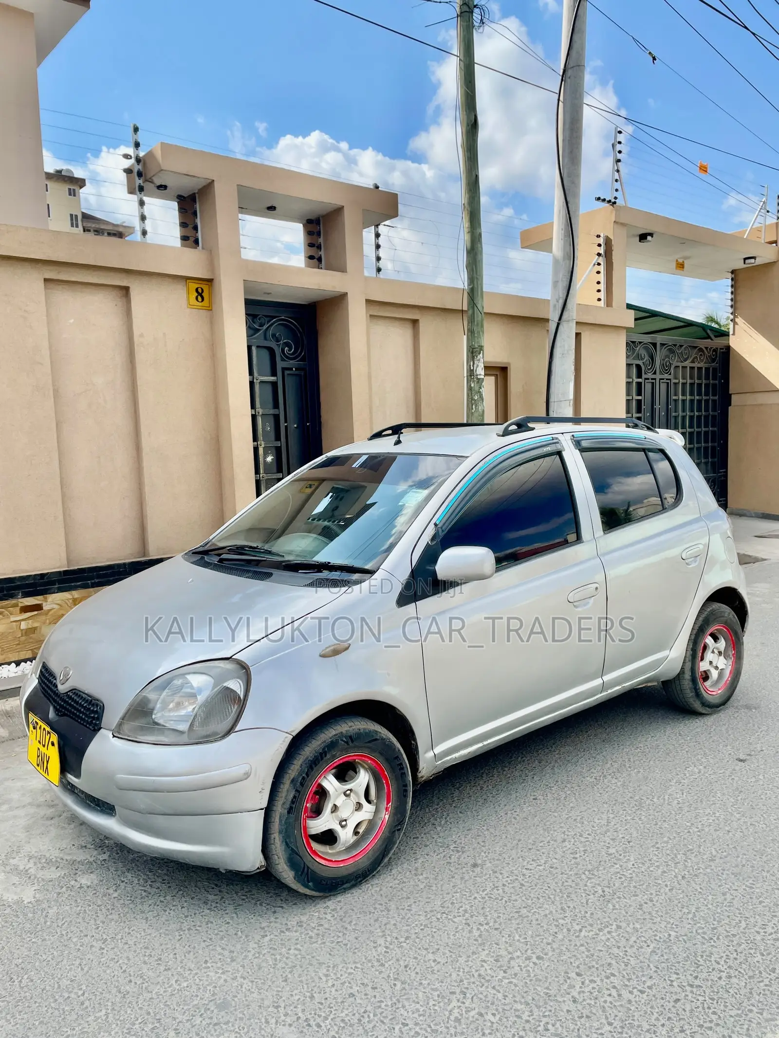 Toyota Vitz 2005 Silver