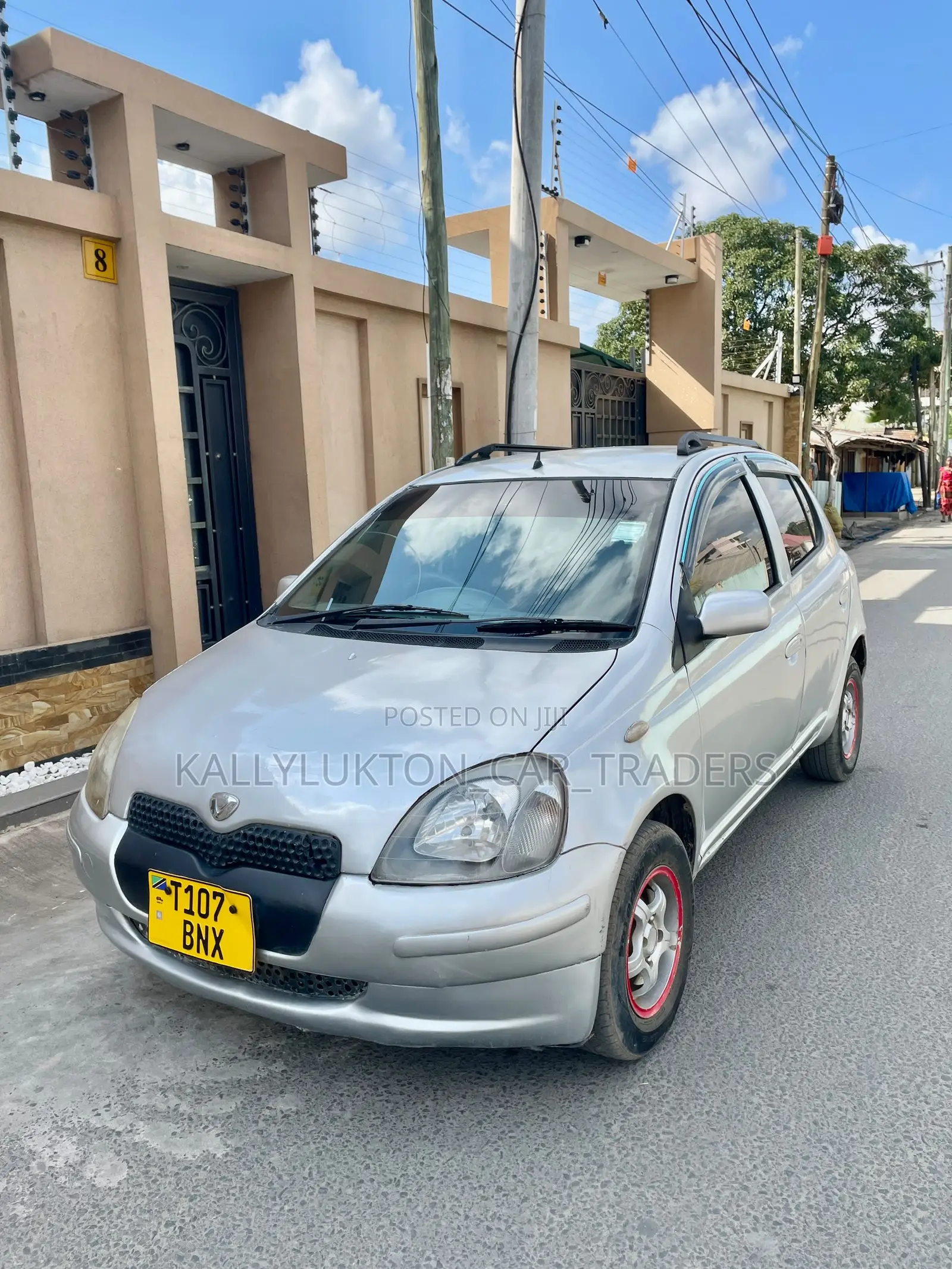 Toyota Vitz 2005 Silver