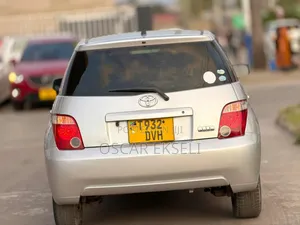 Toyota IST 2005 Silver