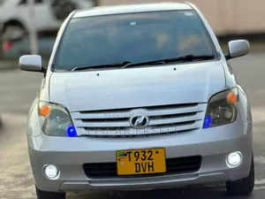 Toyota IST 2005 Silver