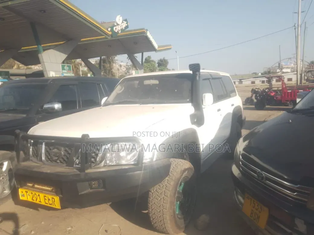 Nissan Patrol 2008 White