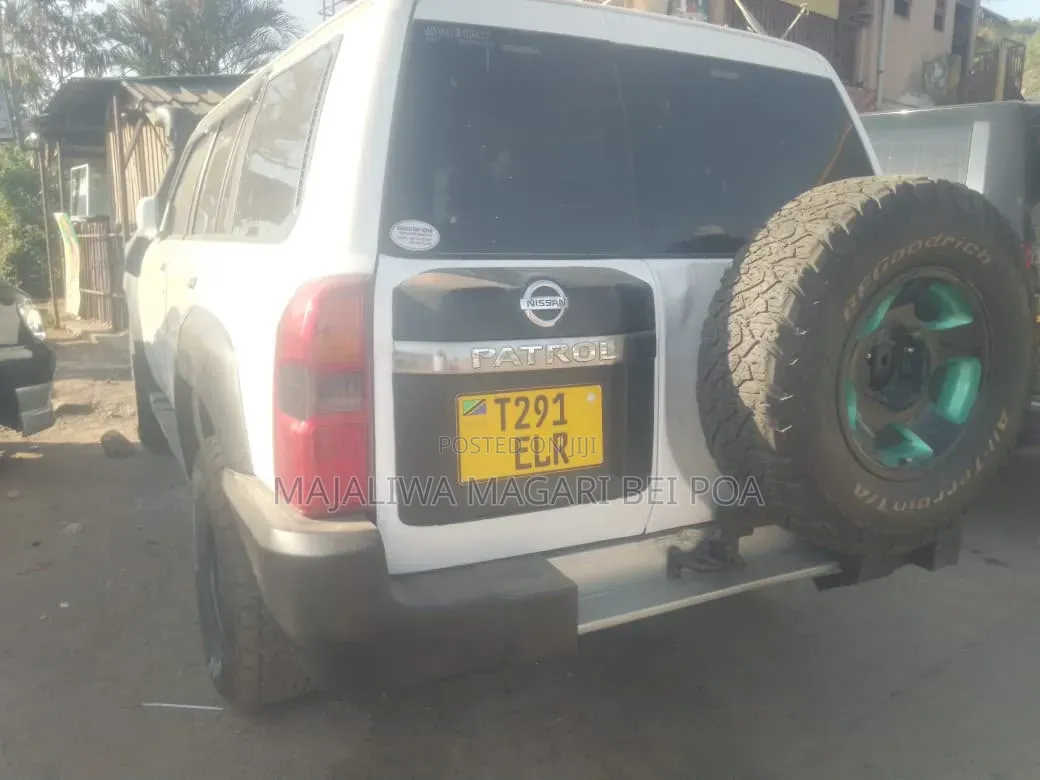 Nissan Patrol 2008 White