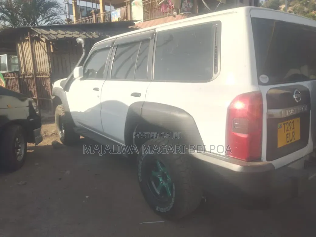 Nissan Patrol 2008 White
