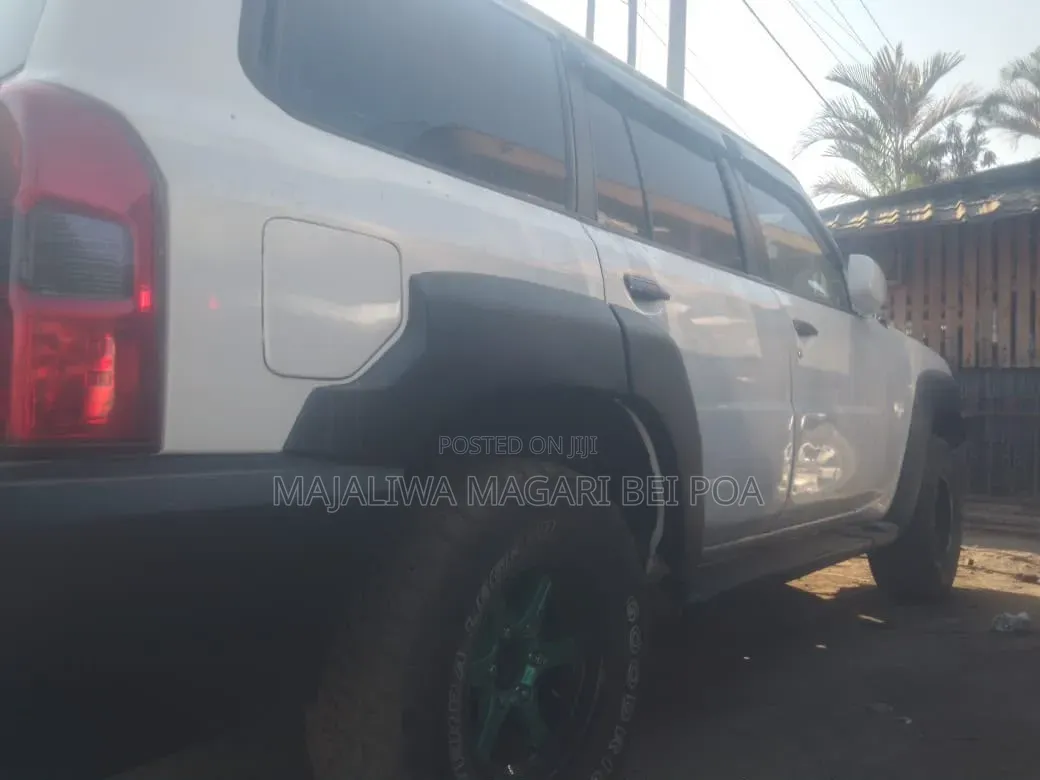 Nissan Patrol 2008 White