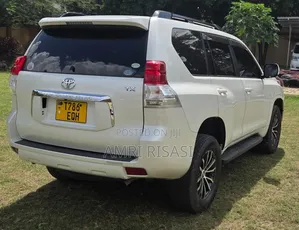 Toyota Land Cruiser Prado 2010 Silver
