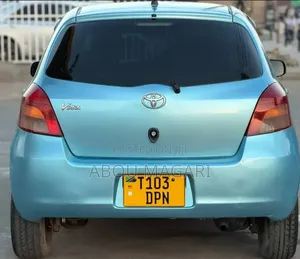 Toyota Vitz 2004 Blue