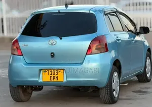 Toyota Vitz 2004 Blue