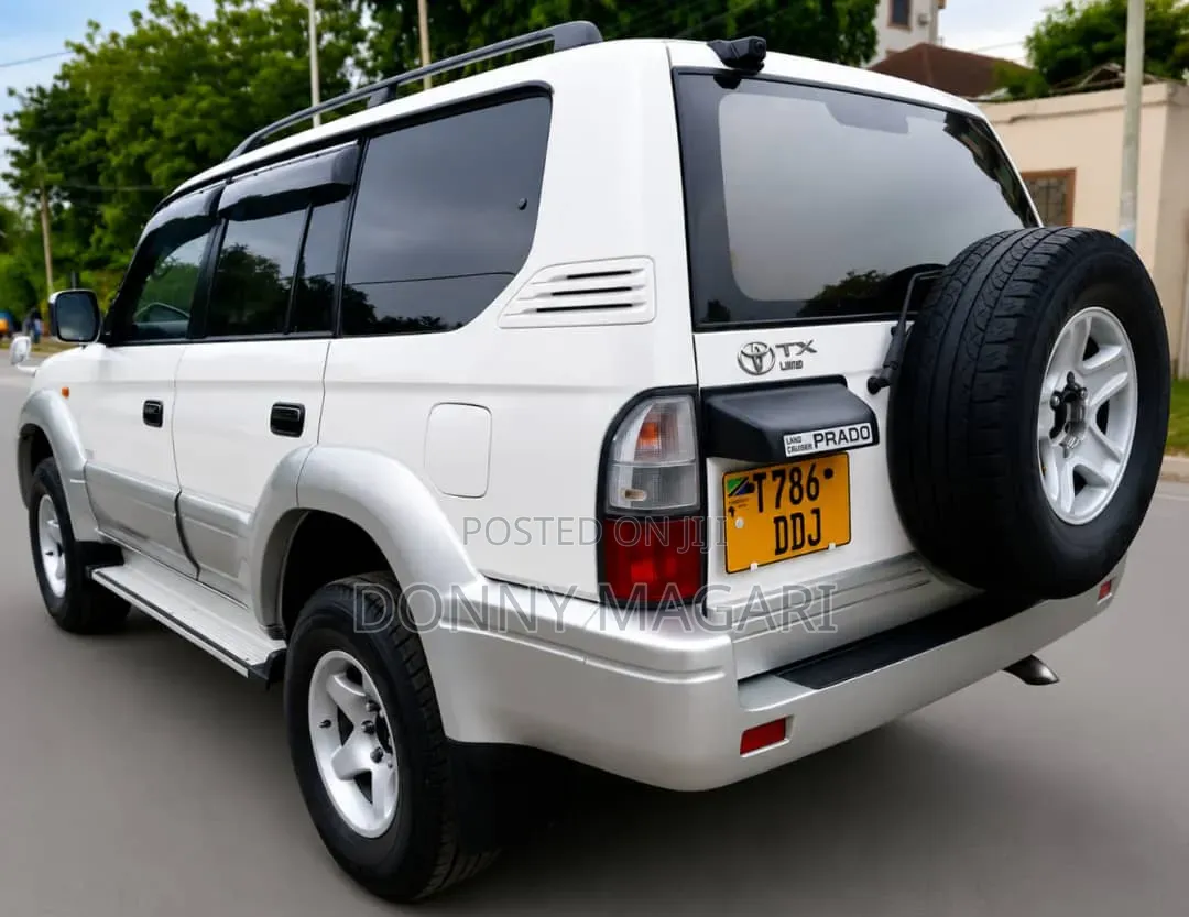 Toyota Land Cruiser Prado 2003 White