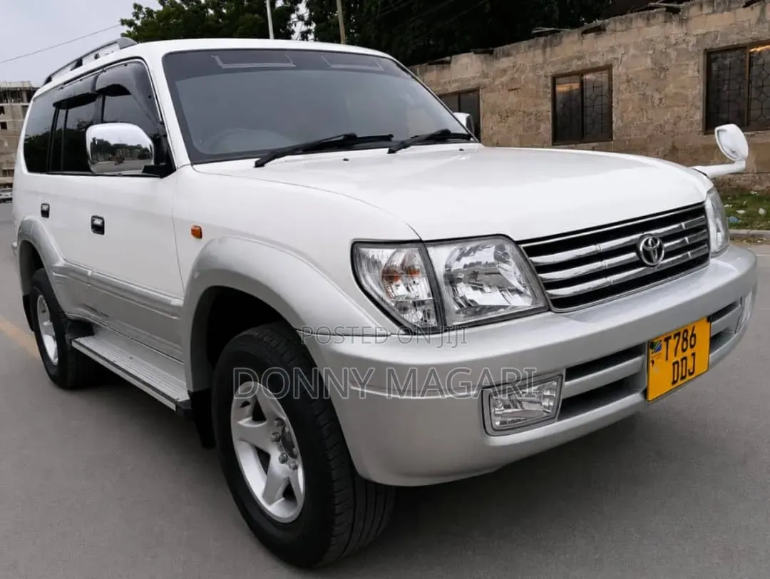 Toyota Land Cruiser Prado 2003 White