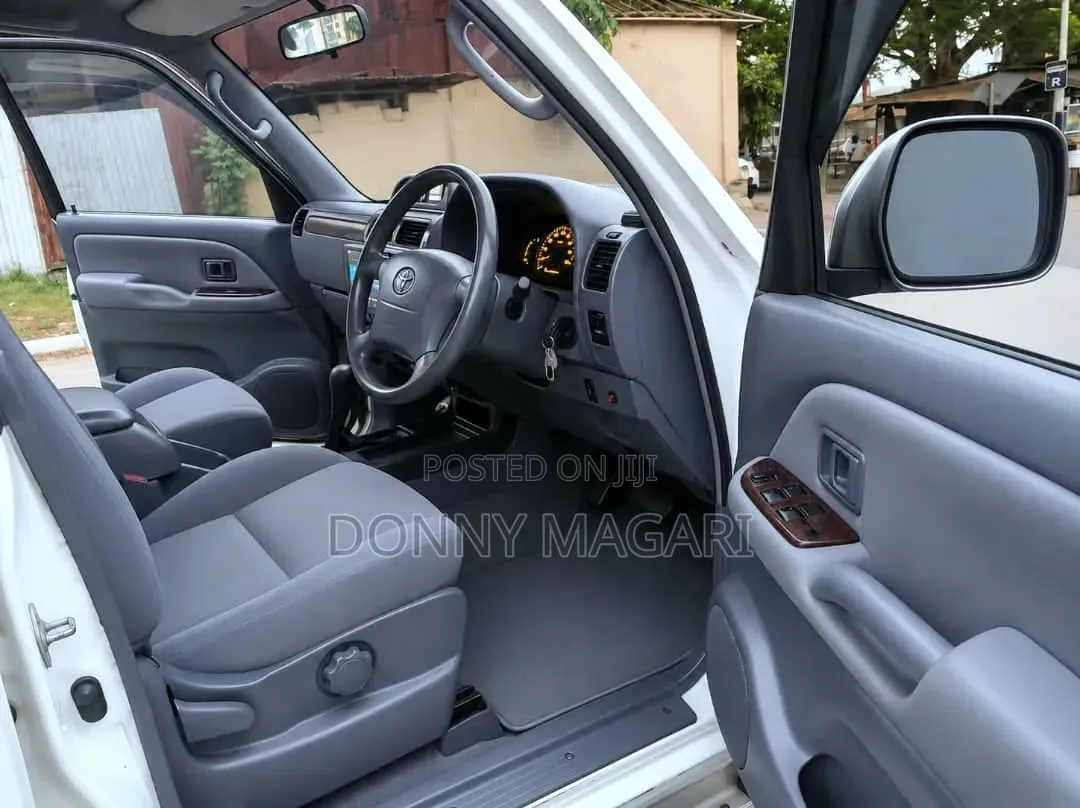 Toyota Land Cruiser Prado 2003 White