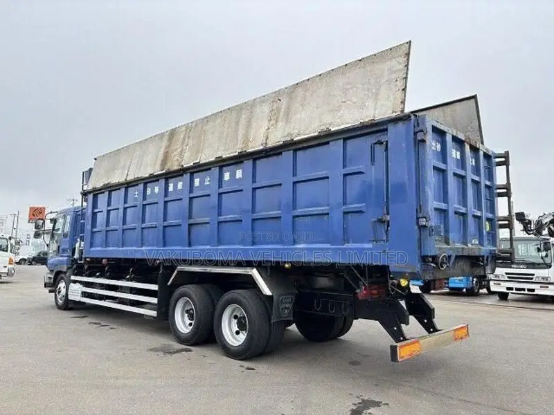 Isuzu Giga Truck
