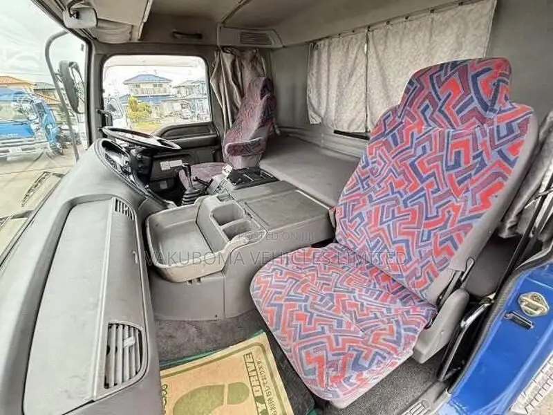 Isuzu Giga Truck