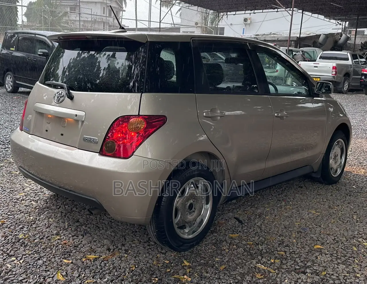 Toyota IST 2005 Gold