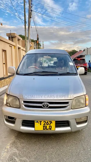 Toyota Noah 2001