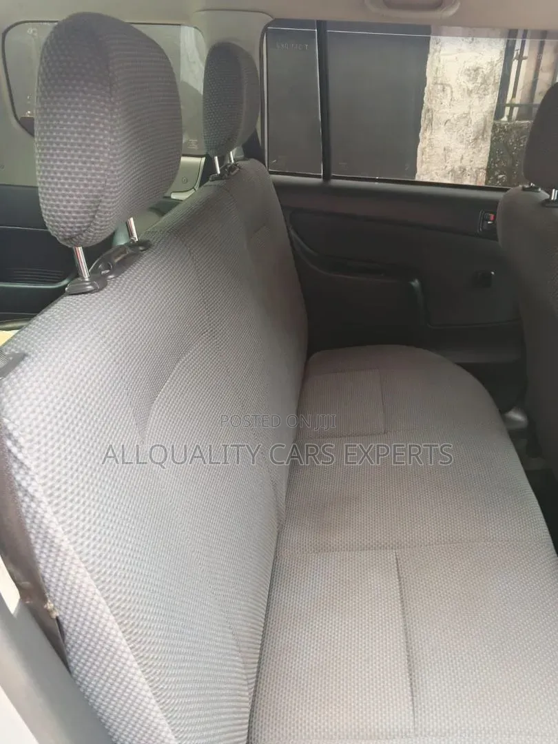 Toyota Probox 2004 Silver