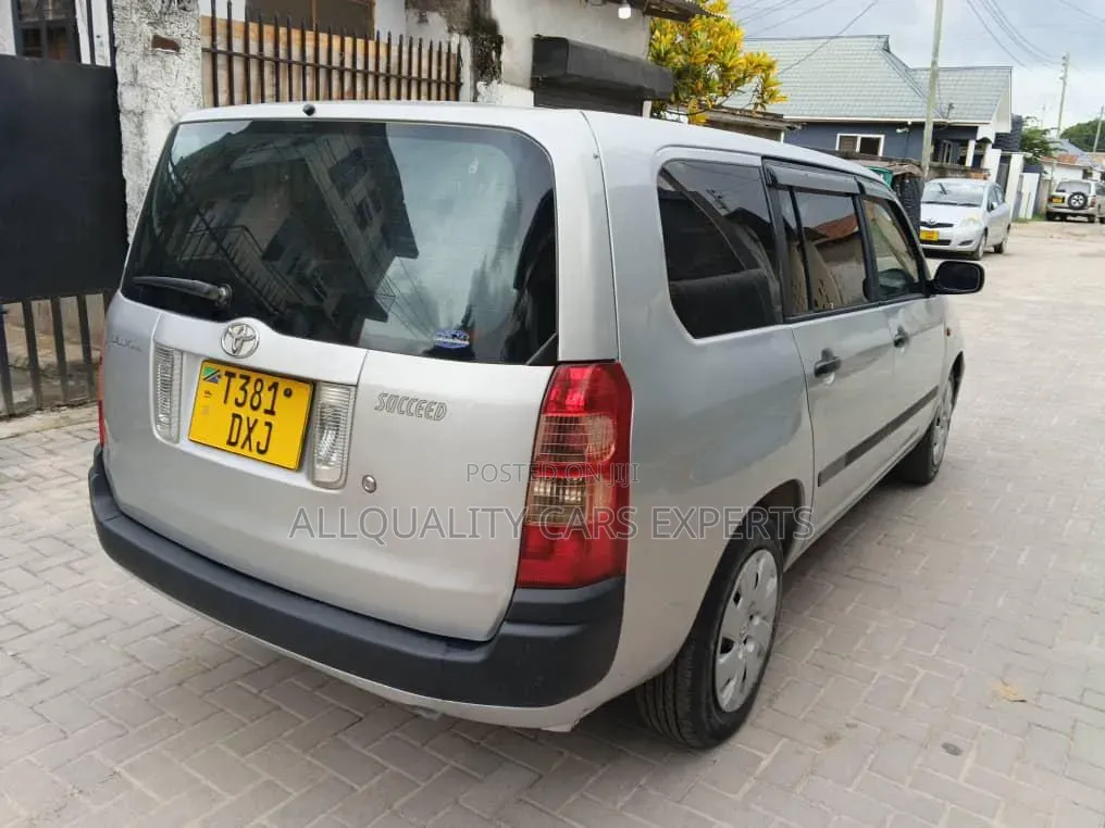 Toyota Probox 2004 Silver