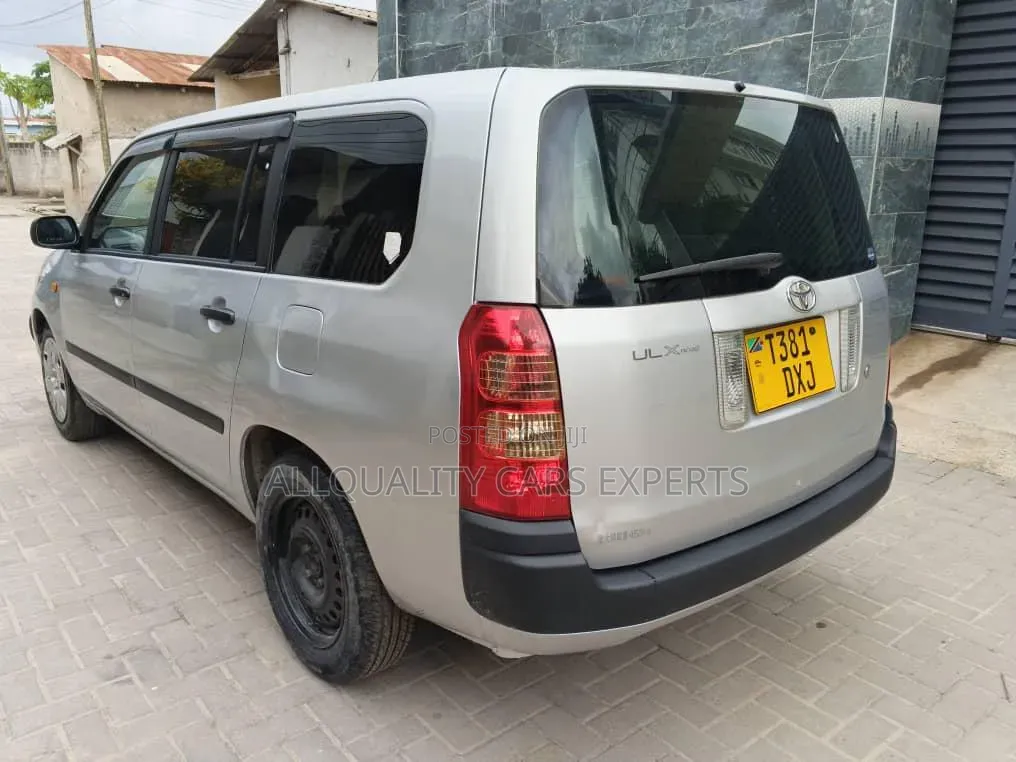 Toyota Probox 2004 Silver