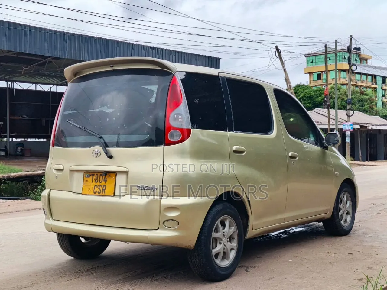 Toyota Fun Cargo 2004 Gold