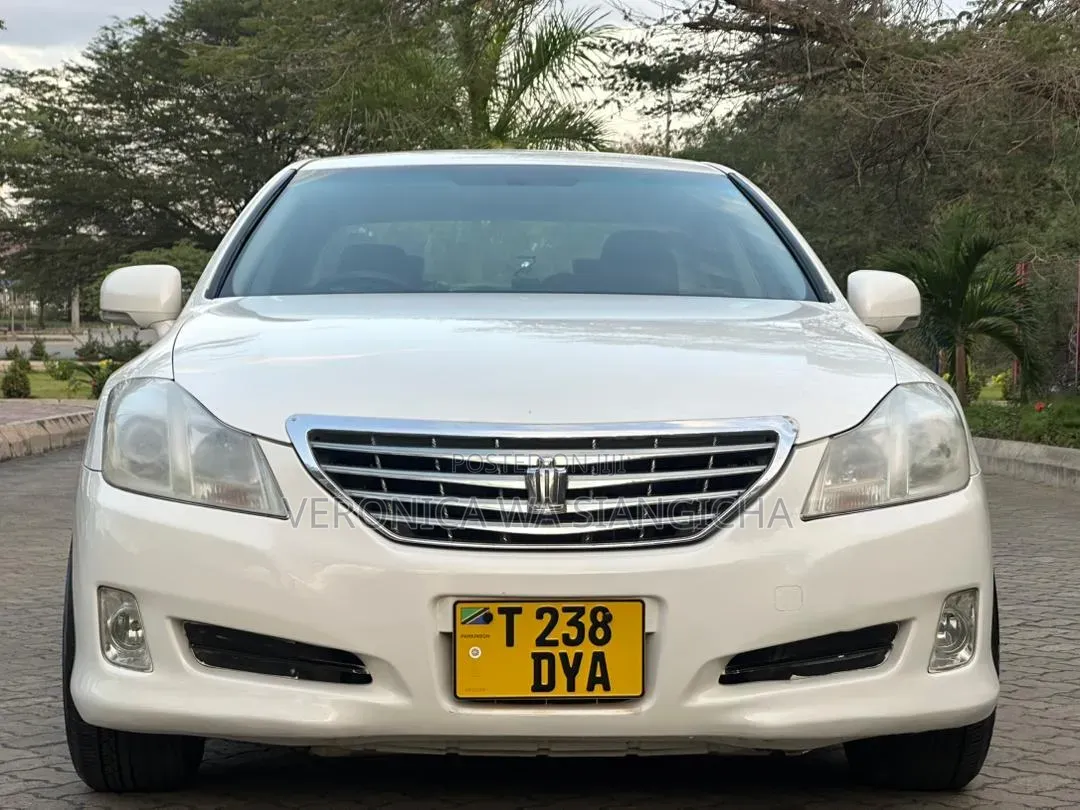 Toyota Crown 2008 White