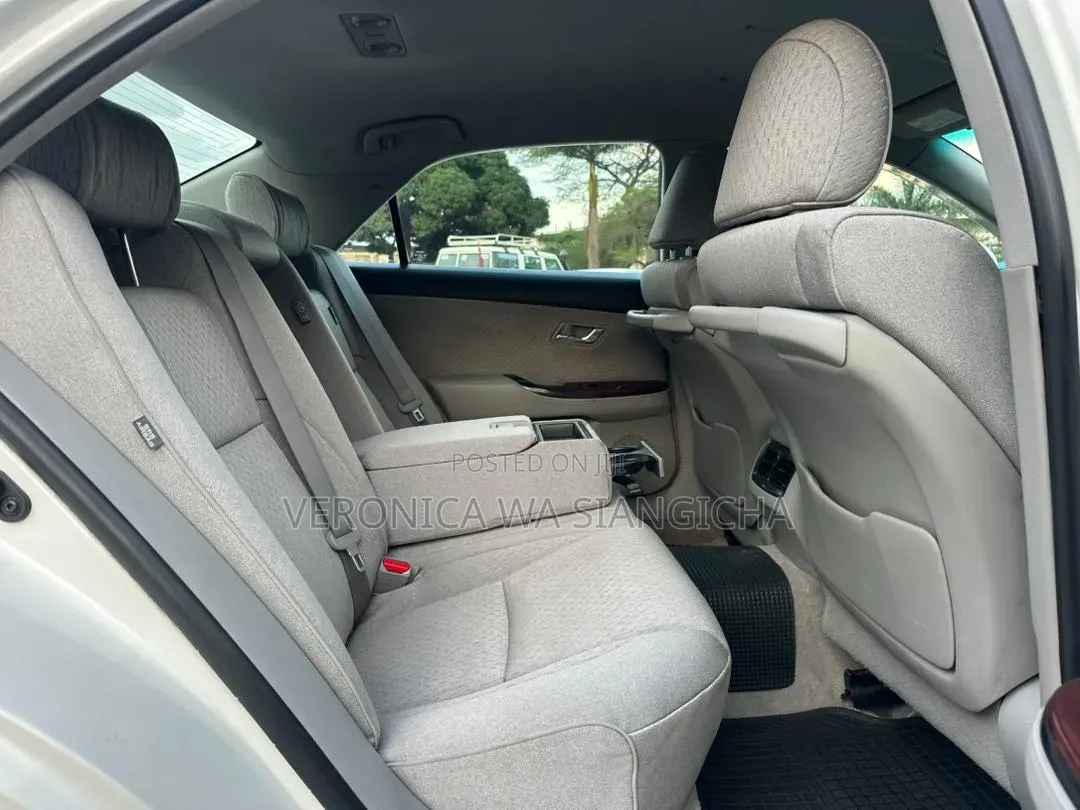 Toyota Crown 2008 White