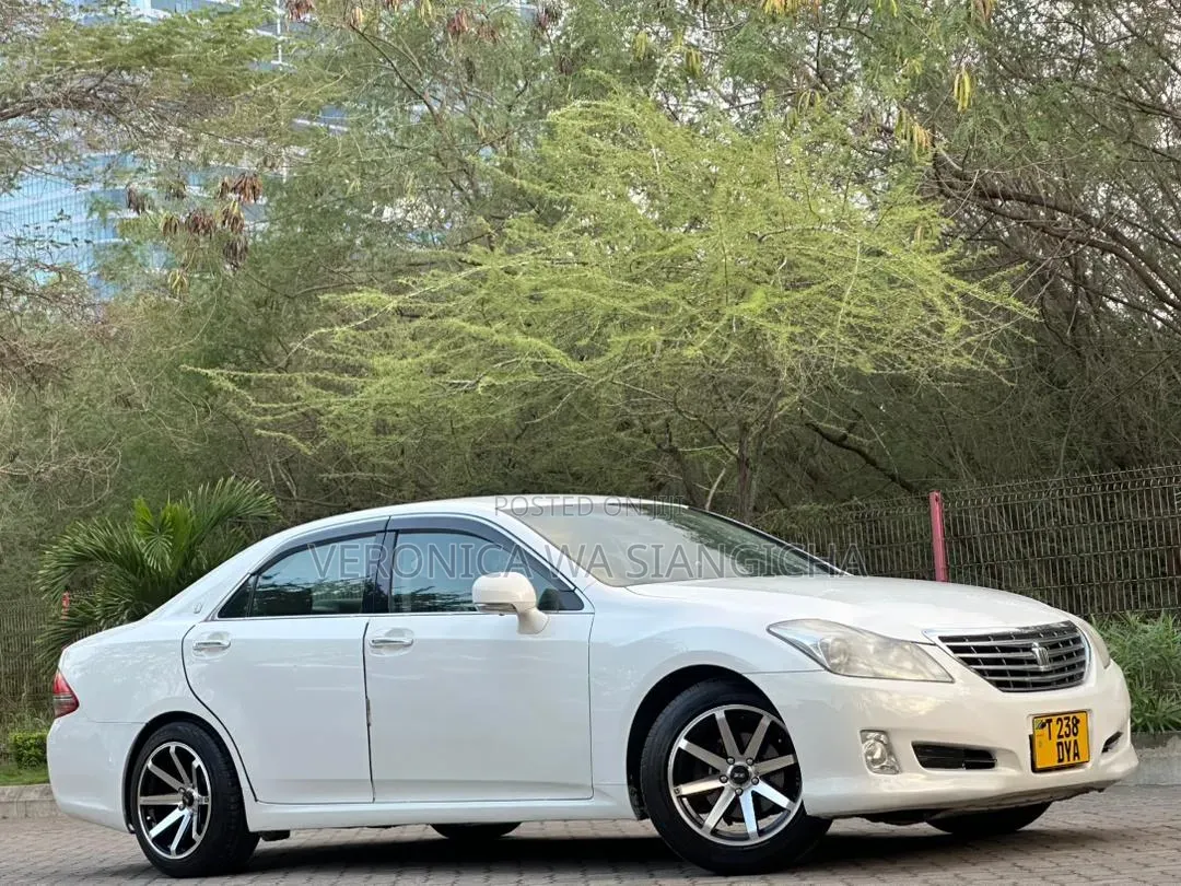 Toyota Crown 2008 White