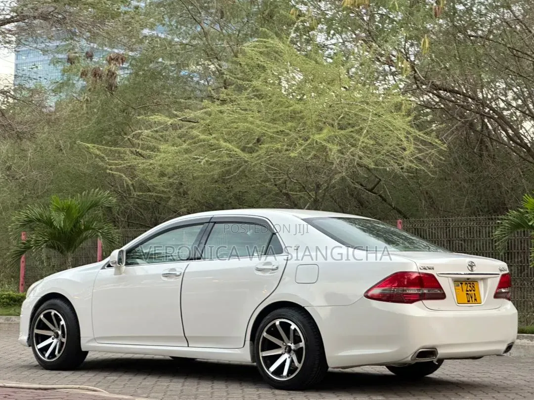 Toyota Crown 2008 White