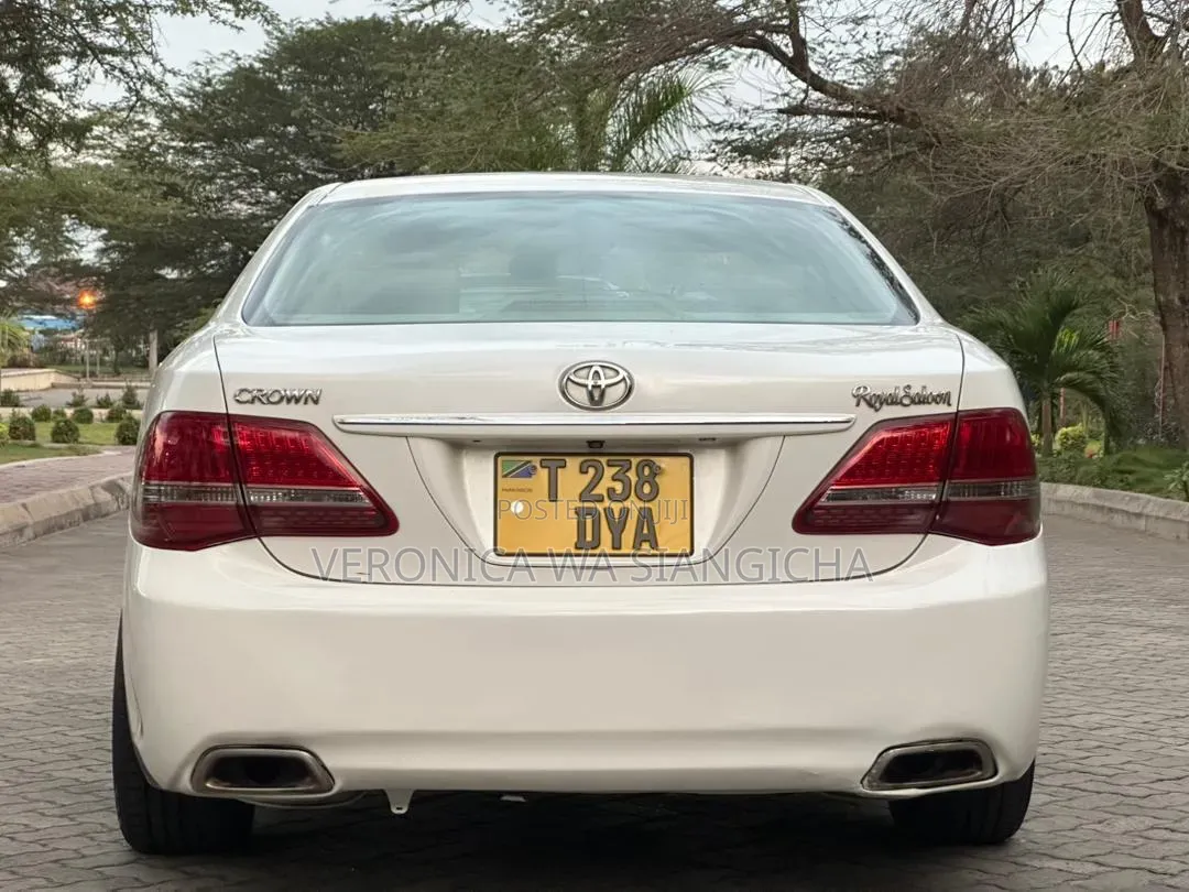 Toyota Crown 2008 White