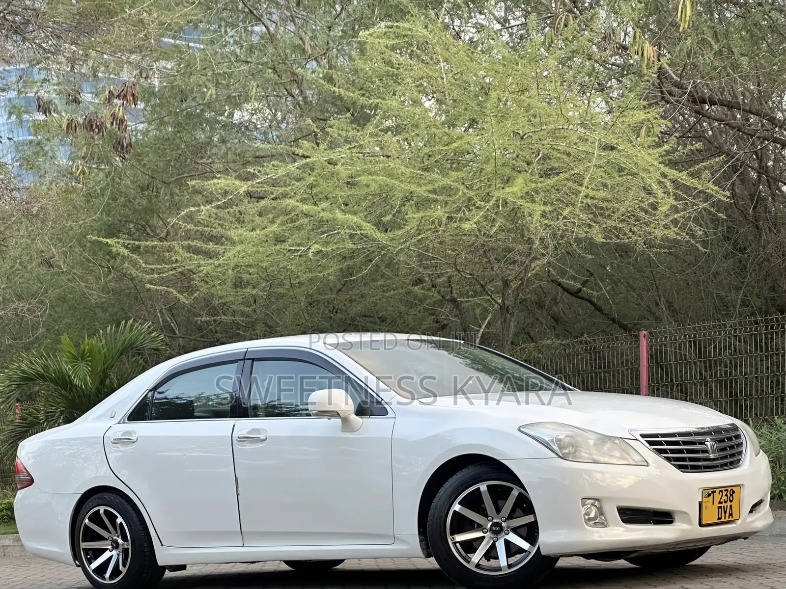 Toyota Crown 2008 White