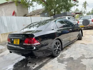 Toyota Crown 2006 Black