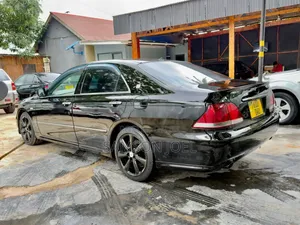 Toyota Crown 2006 Black