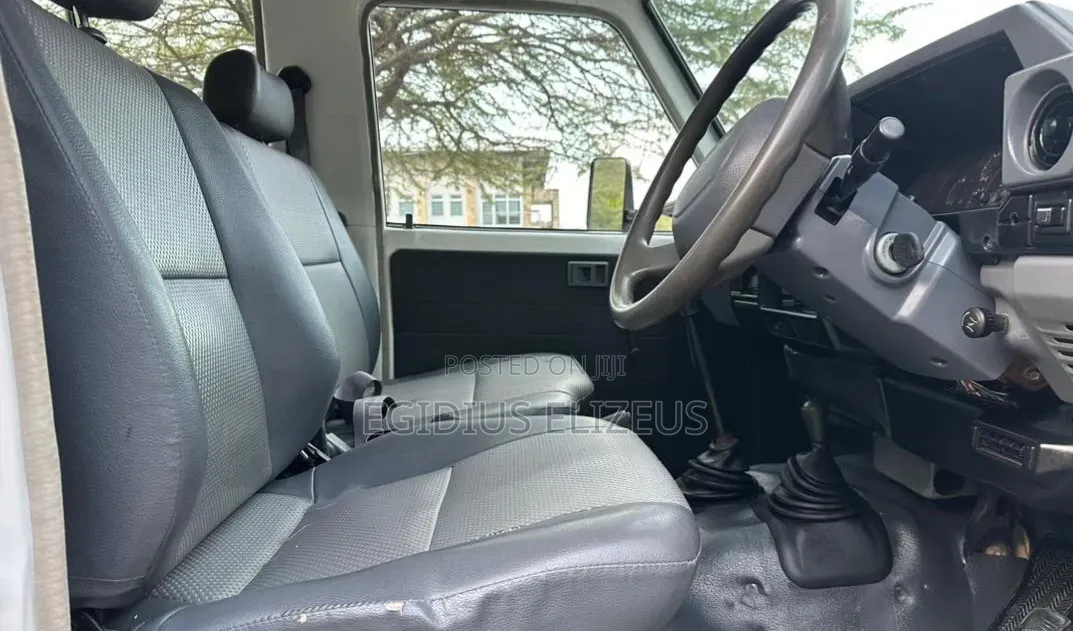 Toyota Land Cruiser 2008 White