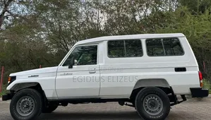 Toyota Land Cruiser 2008 White