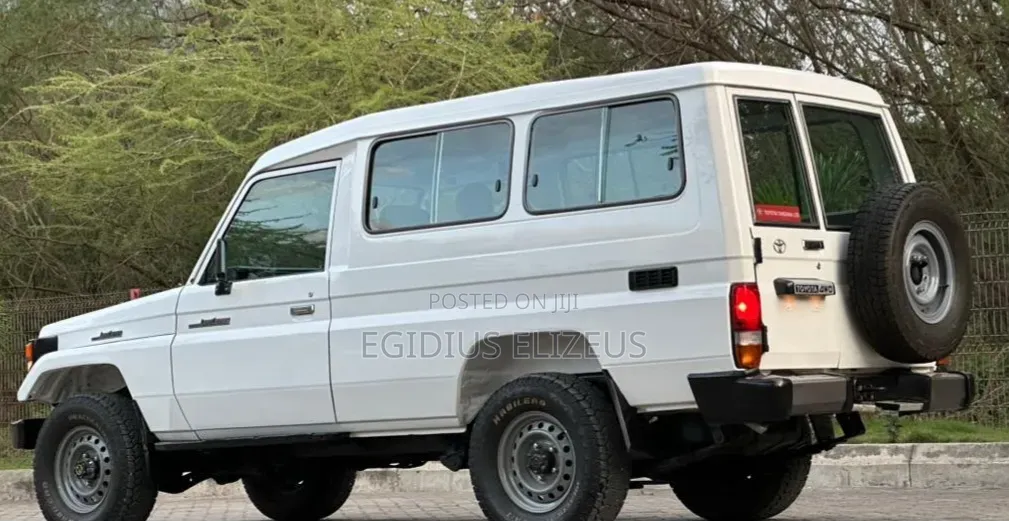 Toyota Land Cruiser 2008 White