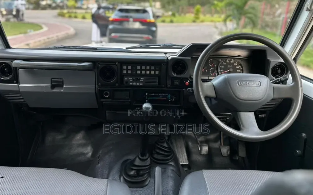 Toyota Land Cruiser 2008 White