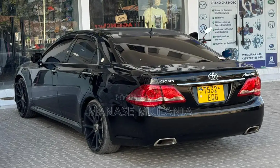 Toyota Crown 2009 Black