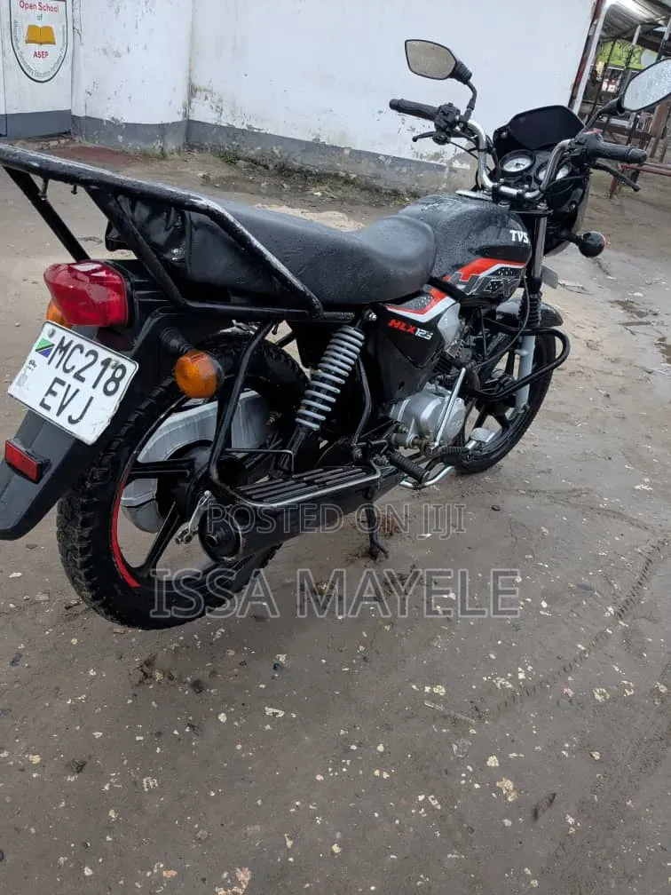 TVS HLX 125 2025 Black