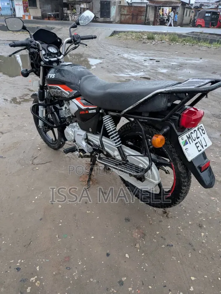 TVS HLX 125 2025 Black
