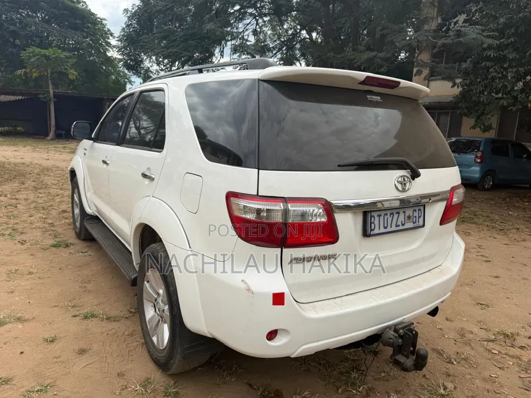 Toyota Fortuner 2012 White