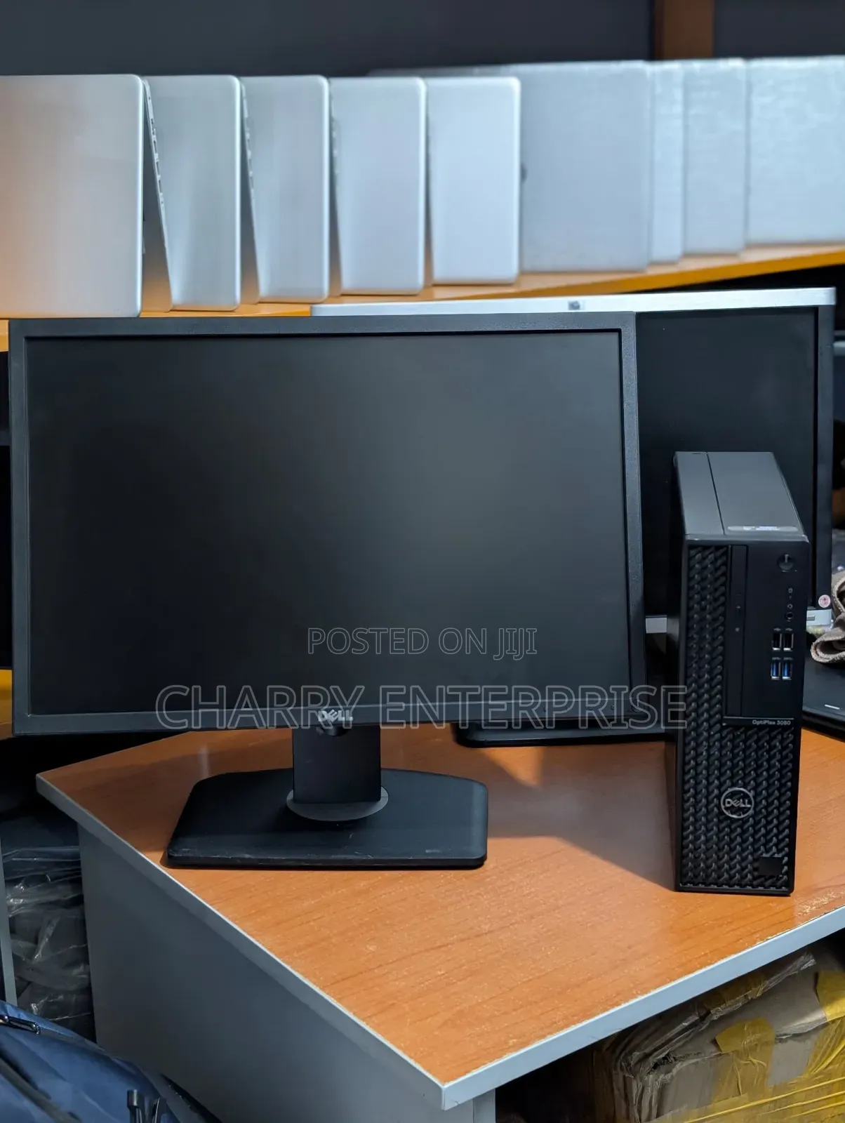 Dell Optiplex 3080 SFF Desktop Core I5 8gb Ram 500gb HDD 22 Inch