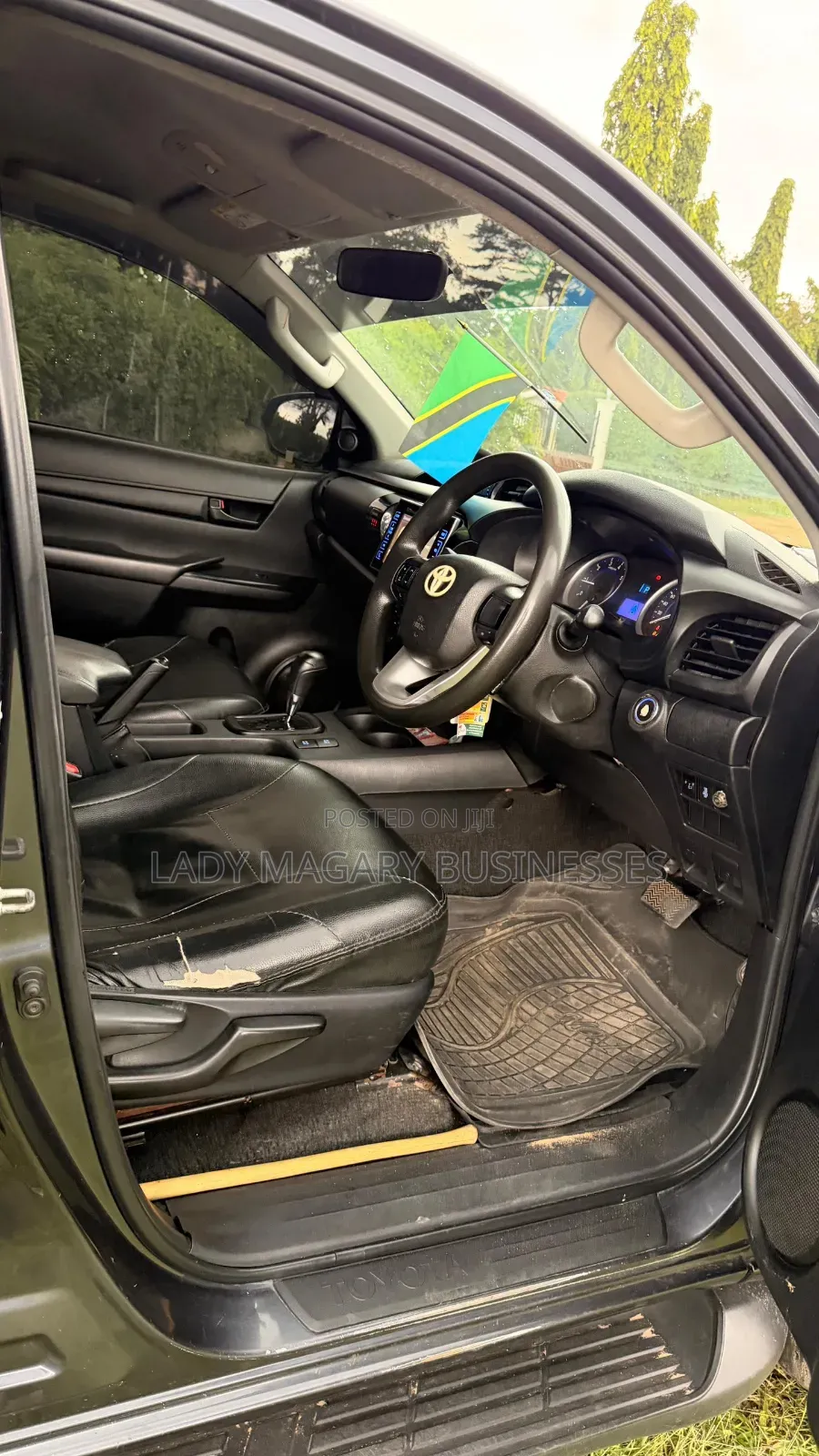 Toyota Hilux 2016 Gray