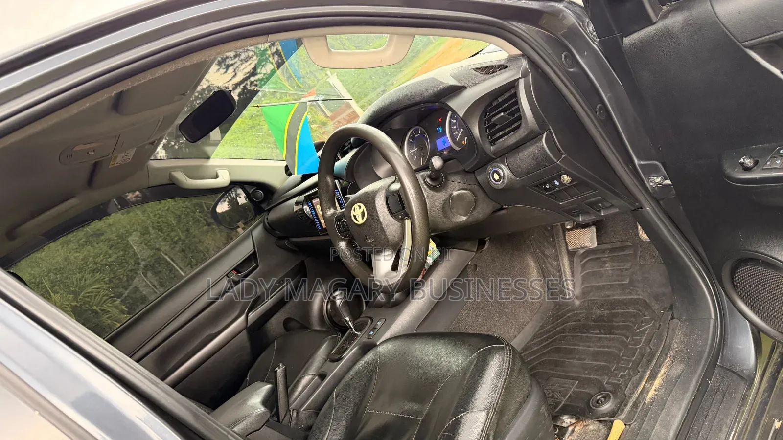 Toyota Hilux 2016 Gray