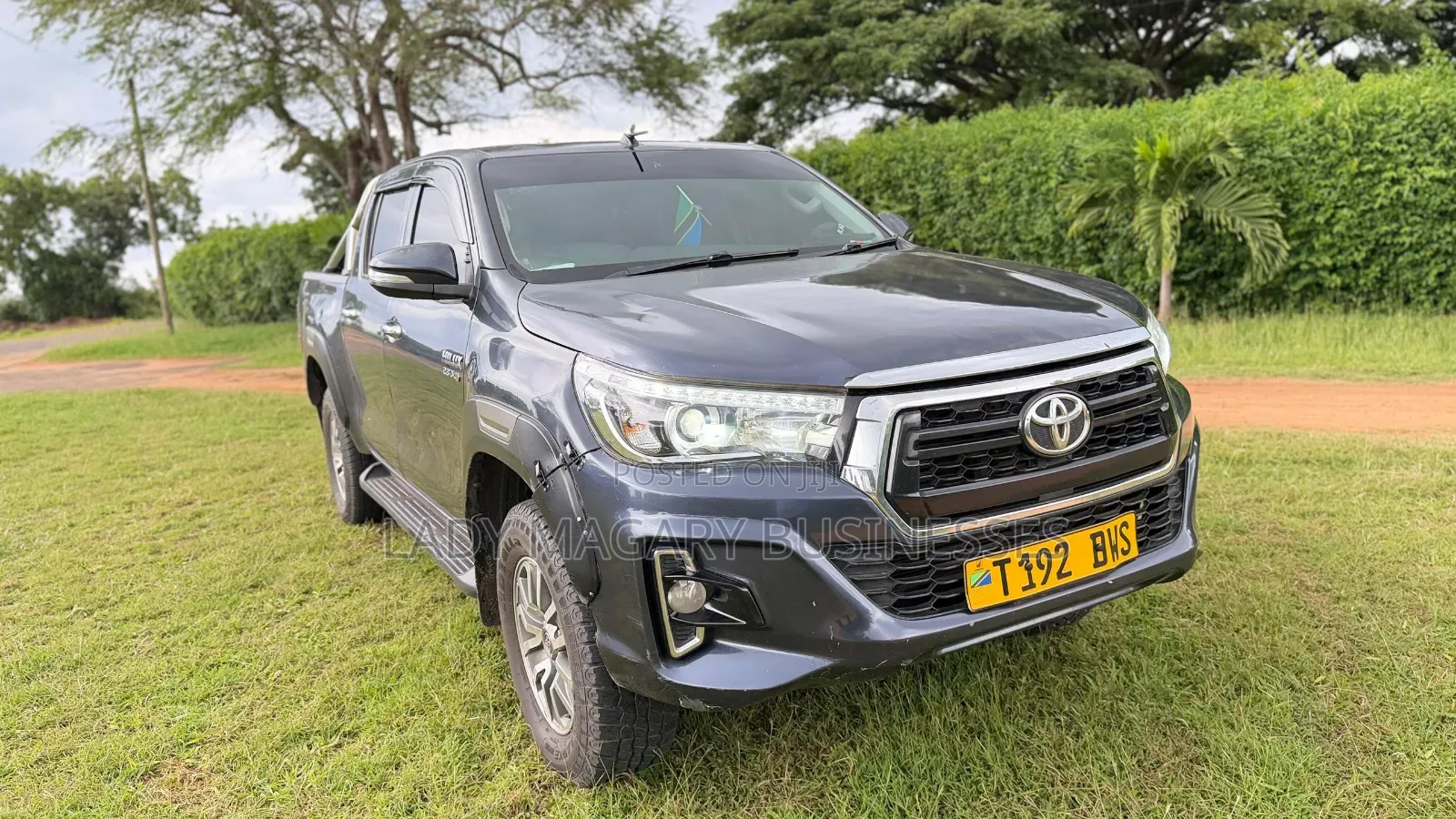 Toyota Hilux 2016 Gray