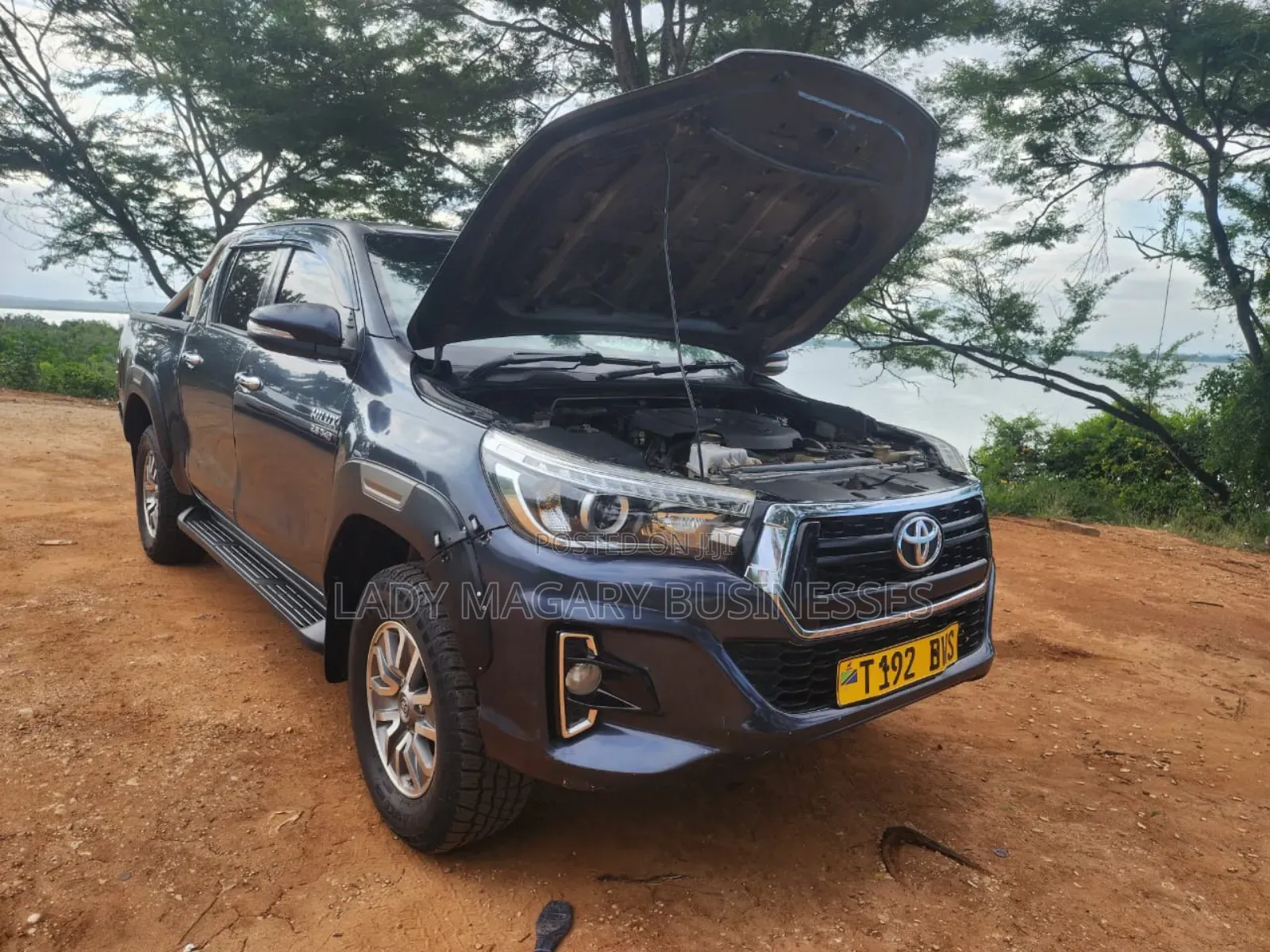 Toyota Hilux 2016 Gray