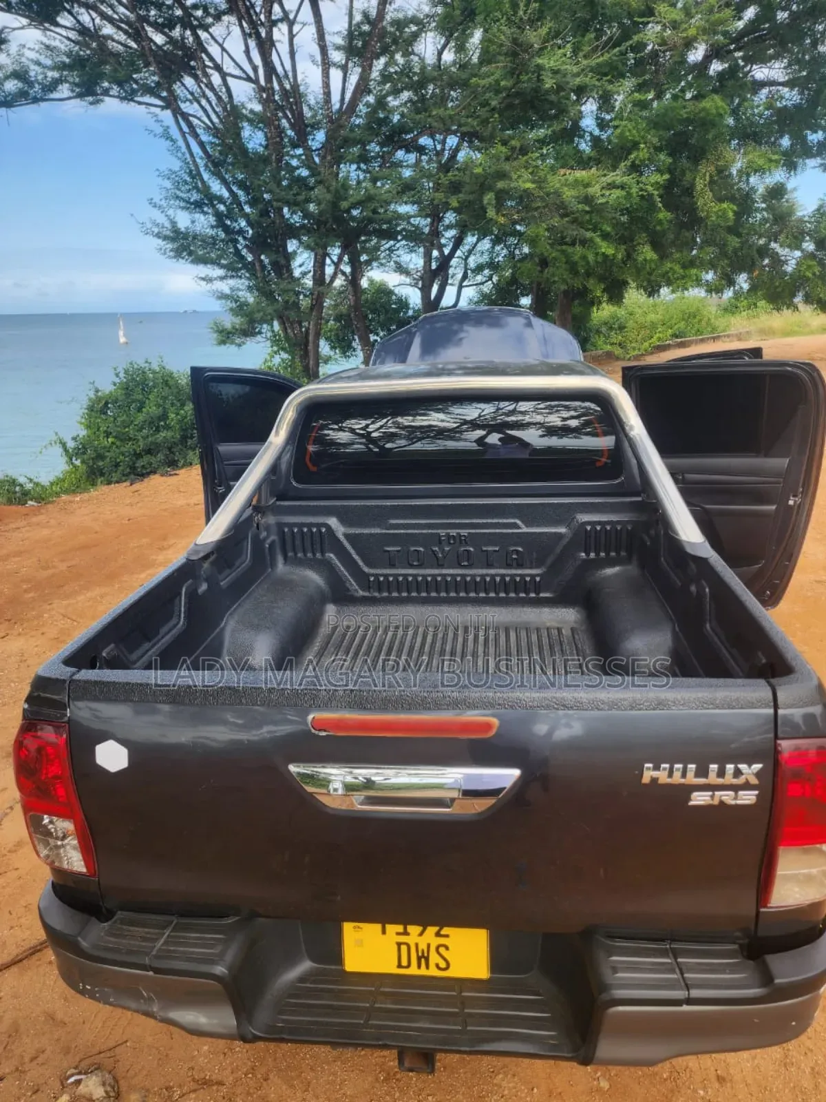 Toyota Hilux 2016 Gray