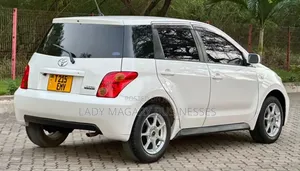 Toyota IST 2005 White